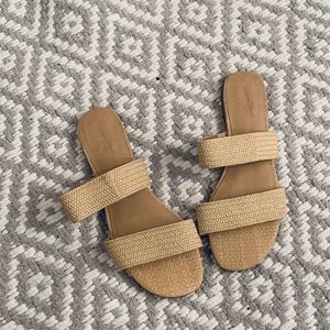 Universal Thread sandals